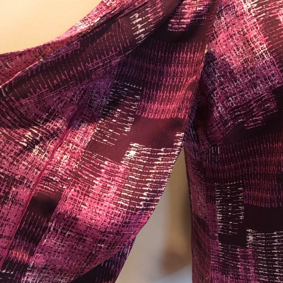 Tracy M blouse pullover abstract pattern full layered sleeve detail size medium - Picture 9 of 12